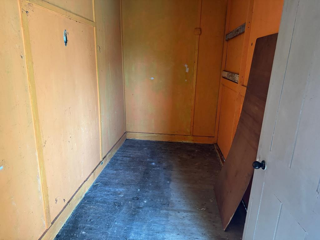 Lot: 150 - SEMI-DETACHED BUNGALOW IN RURAL LOCATION WITH POTENTIAL - Bedroom 2